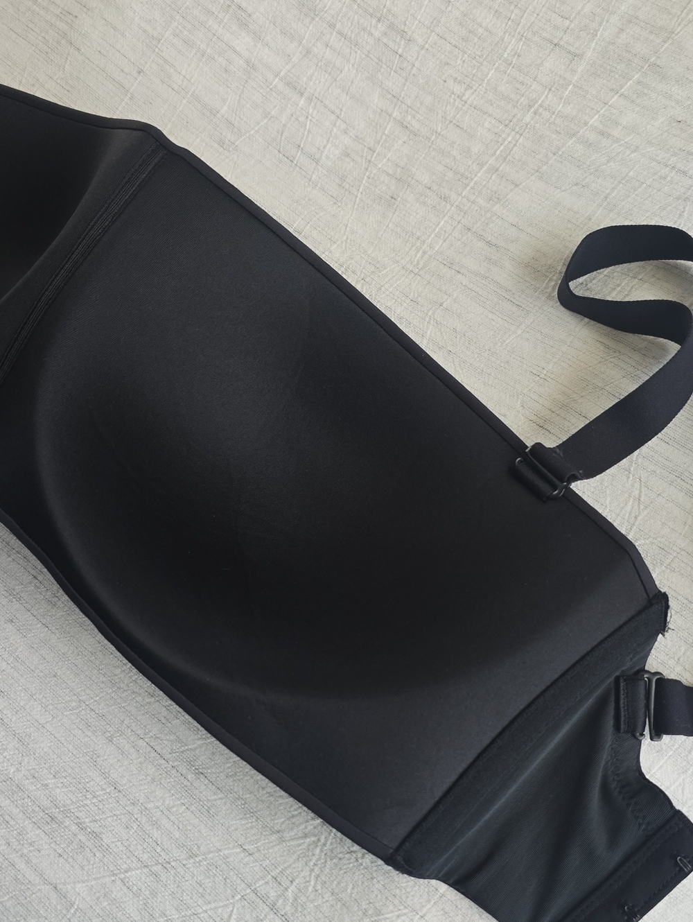 SKIMS BODY WIRELESS FORM STRAPLESS BRA ONYX SIZE:32H (32DDDDD) - Picture 3 of 6